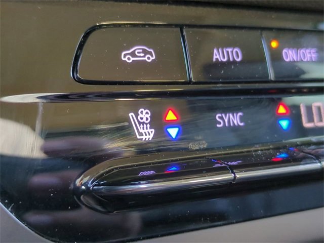 Used 2023 Buick Envision Avenir image 24