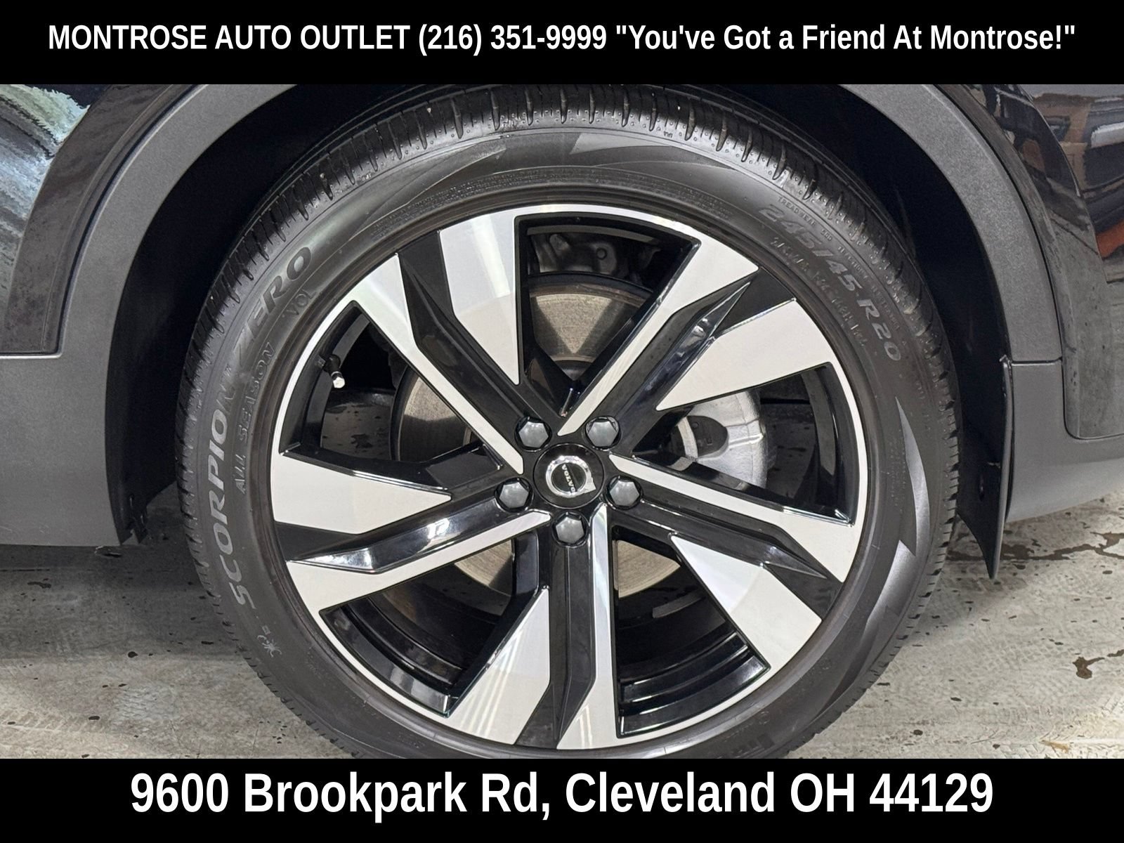 Certified 2023 Volvo XC40 B5 Plus w/ Protection Package Premier AWD/4WD image 59