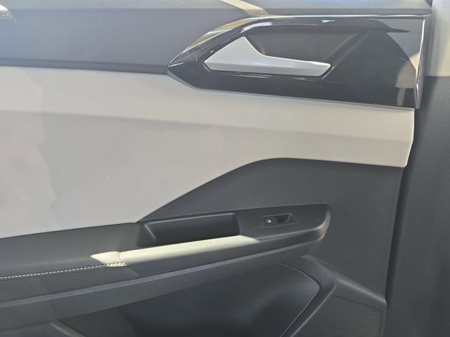 Used 2025 Volkswagen Taos S FWD image 18