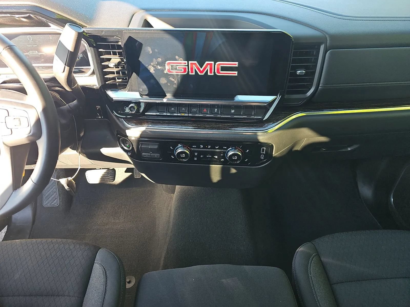 Used 2024 GMC Sierra 1500 Elevation AWD/4WD image 10