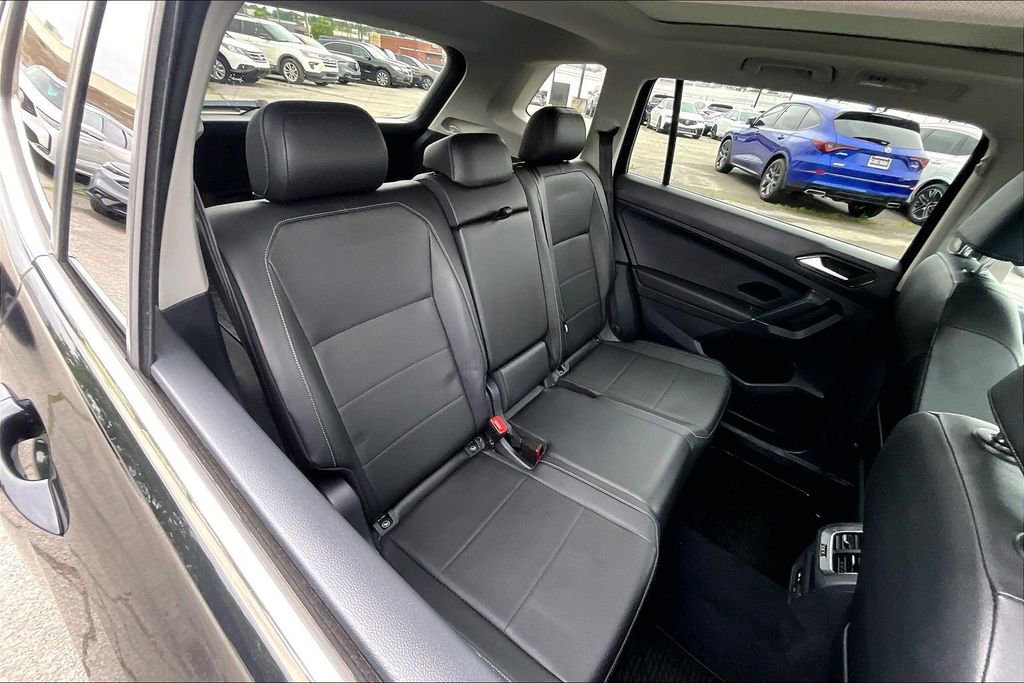 Used 2018 Volkswagen Tiguan SEL AWD/4WD image 36