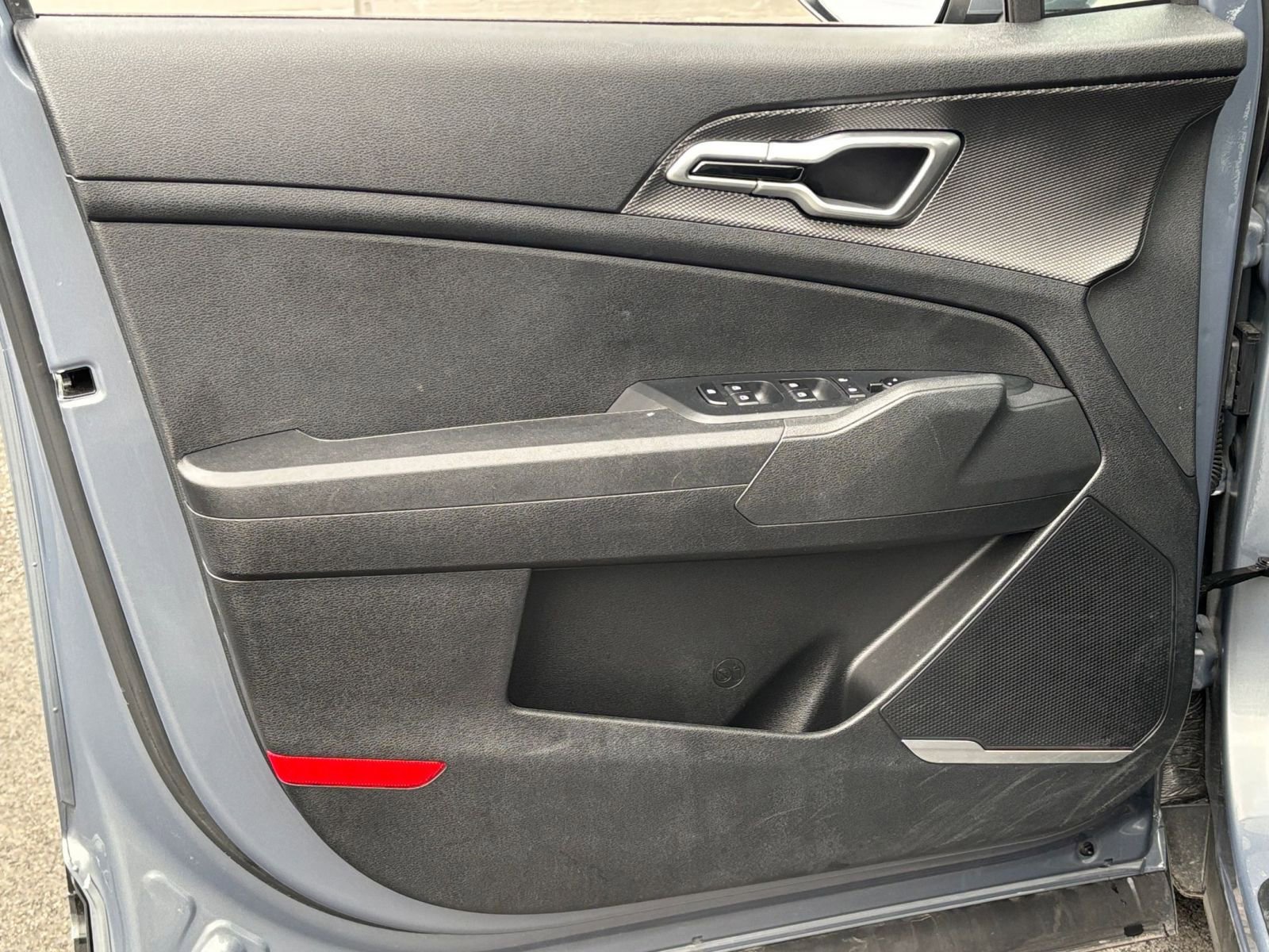 Used 2025 Kia Sportage LX FWD image 18