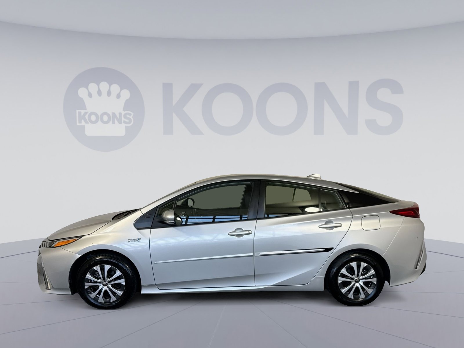 Used 2022 Toyota Prius Prime LE image 2