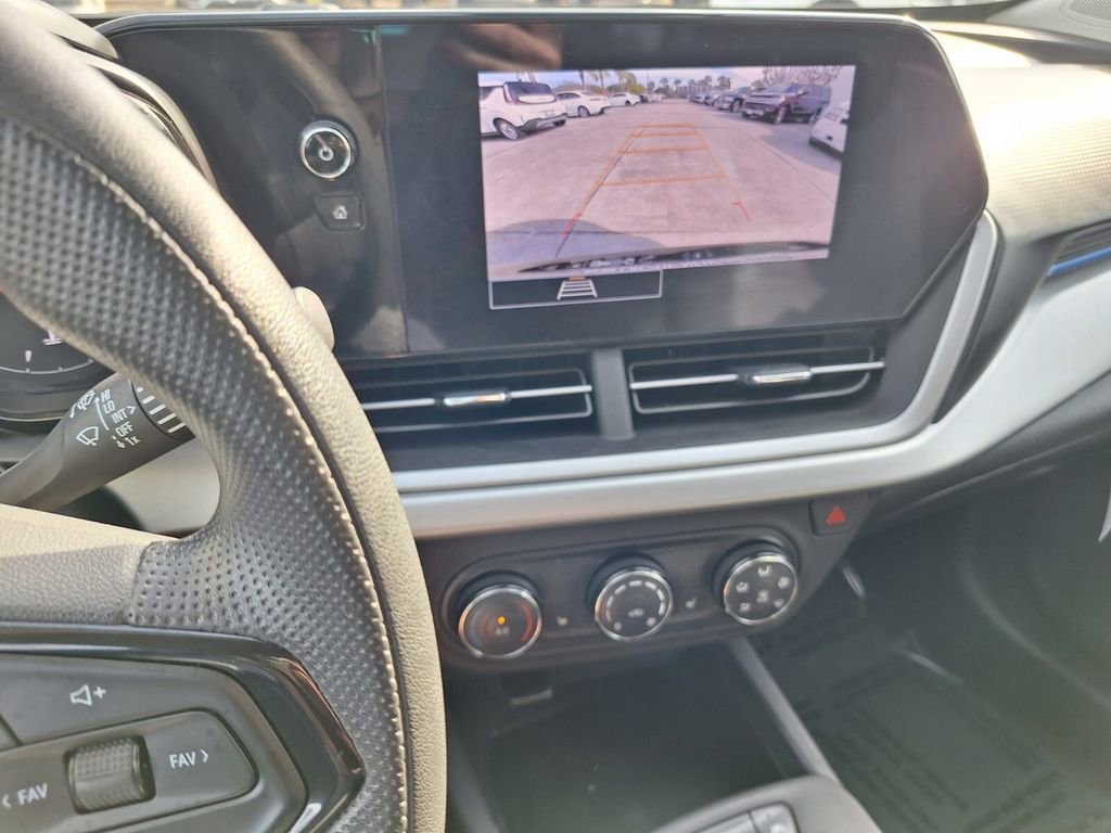 Used 2024 Chevrolet Trax LS w/ LS Convenience Package image 19