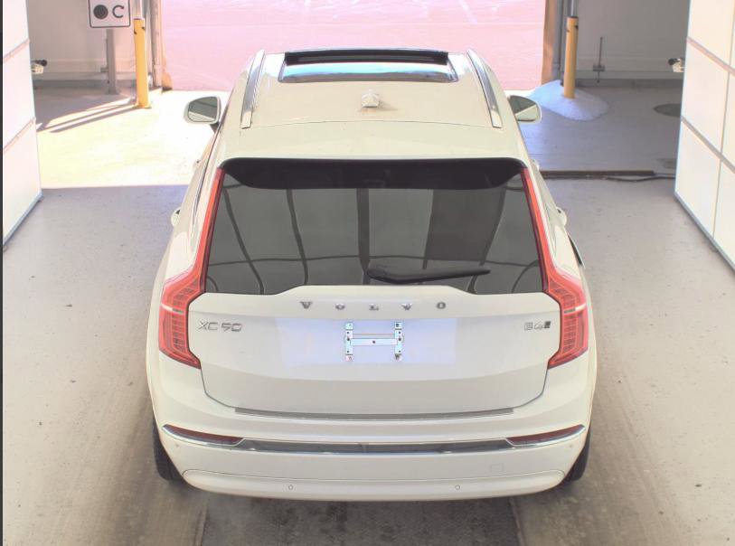 Used 2024 Volvo XC90 B6 Ultimate w/ Protection Package Premier image 17