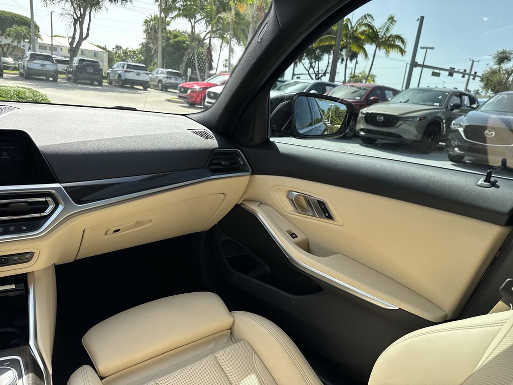 Used 2022 BMW 330i Sedan w/ Convenience Package RWD image 15