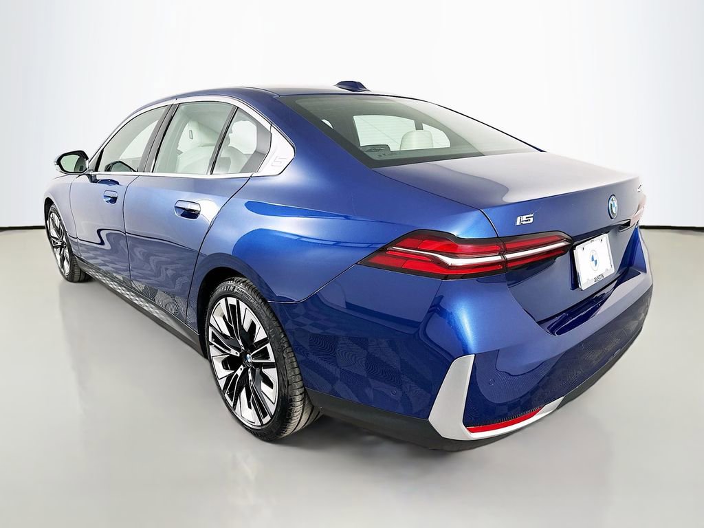 Used 2026 BMW i5 eDrive40 image 7