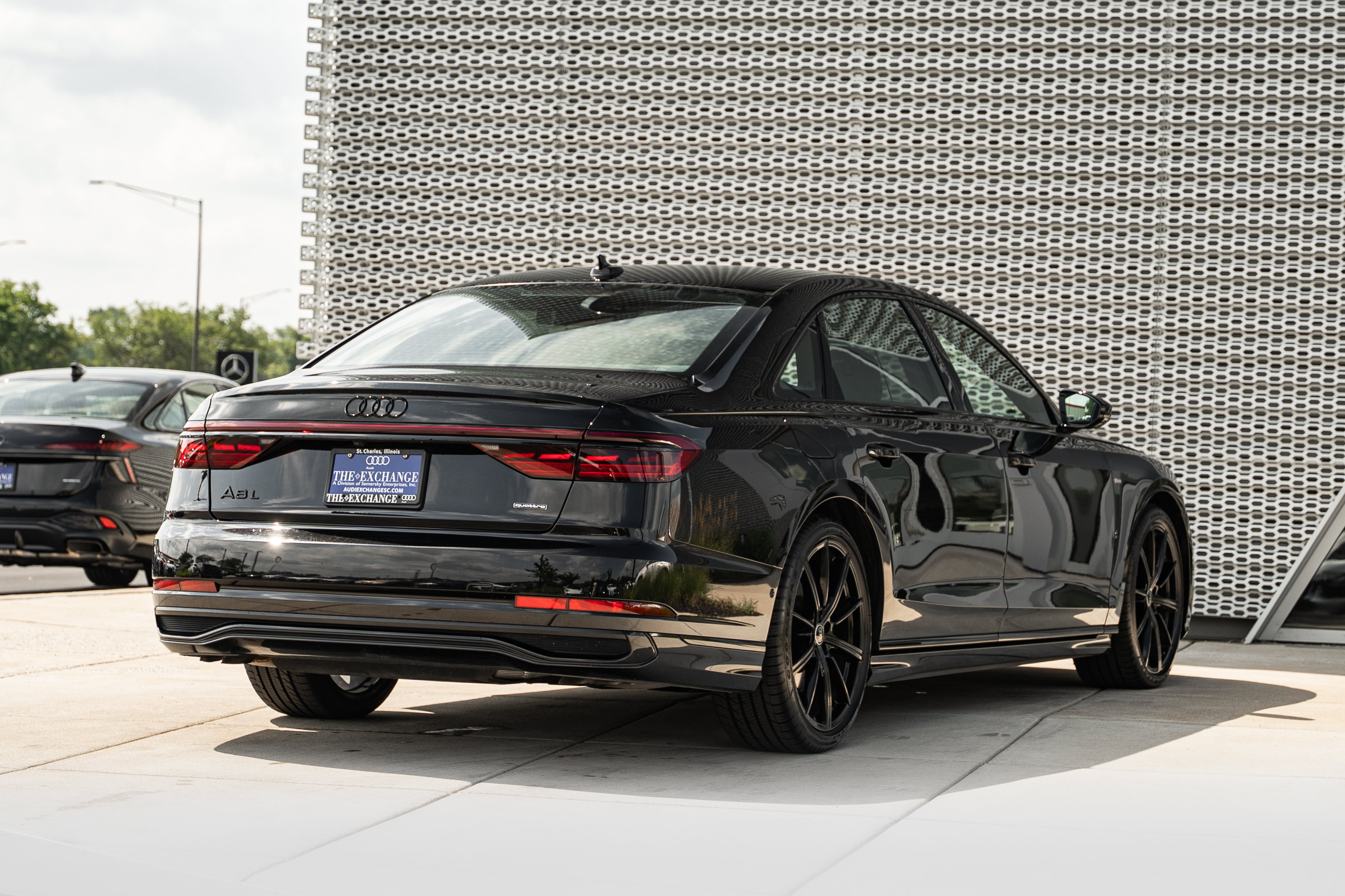 Certified 2022 Audi A8 L 3.0T AWD/4WD image 4
