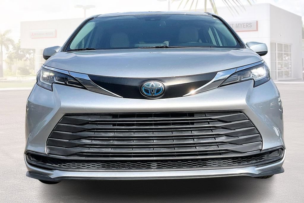 Used 2021 Toyota Sienna LE w/ LE Plus Package AWD/4WD image 25
