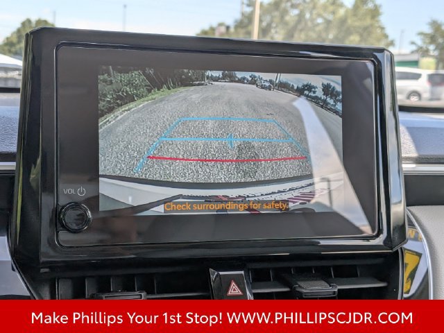 Used 2024 Toyota Corolla Cross L FWD image 17