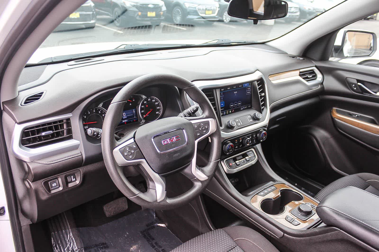 Used 2023 GMC Acadia SLE w/ Driver Convenience Package FWD image 23