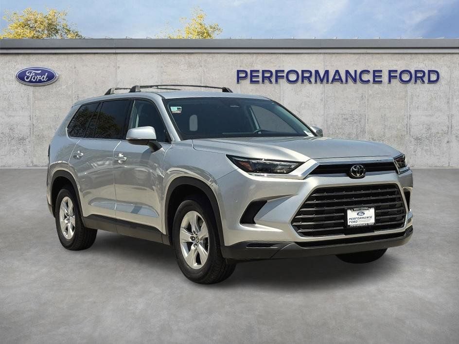 Used 2026 Toyota Grand Highlander FWD image 5