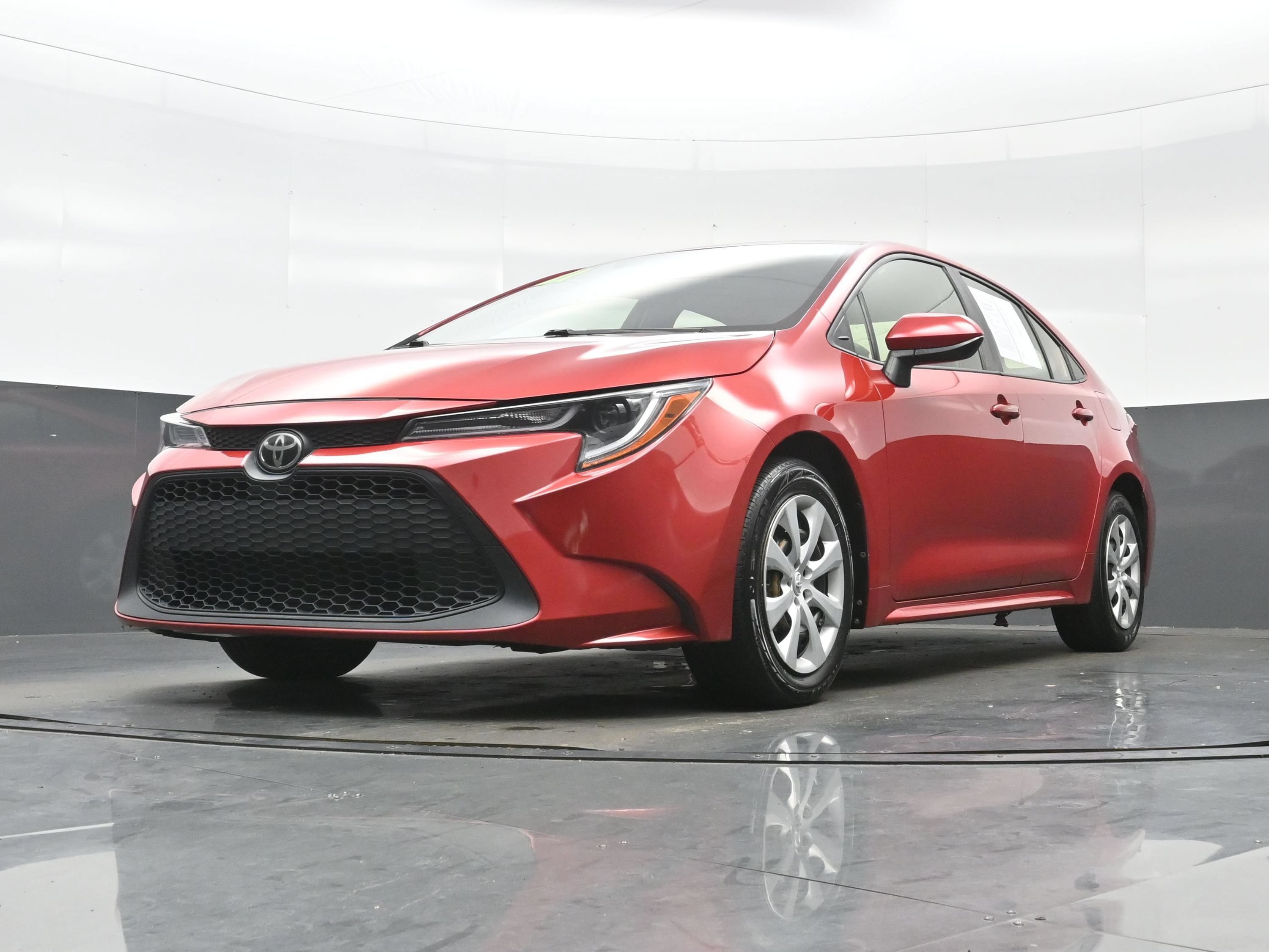 Used 2021 Toyota Corolla LE FWD image 24