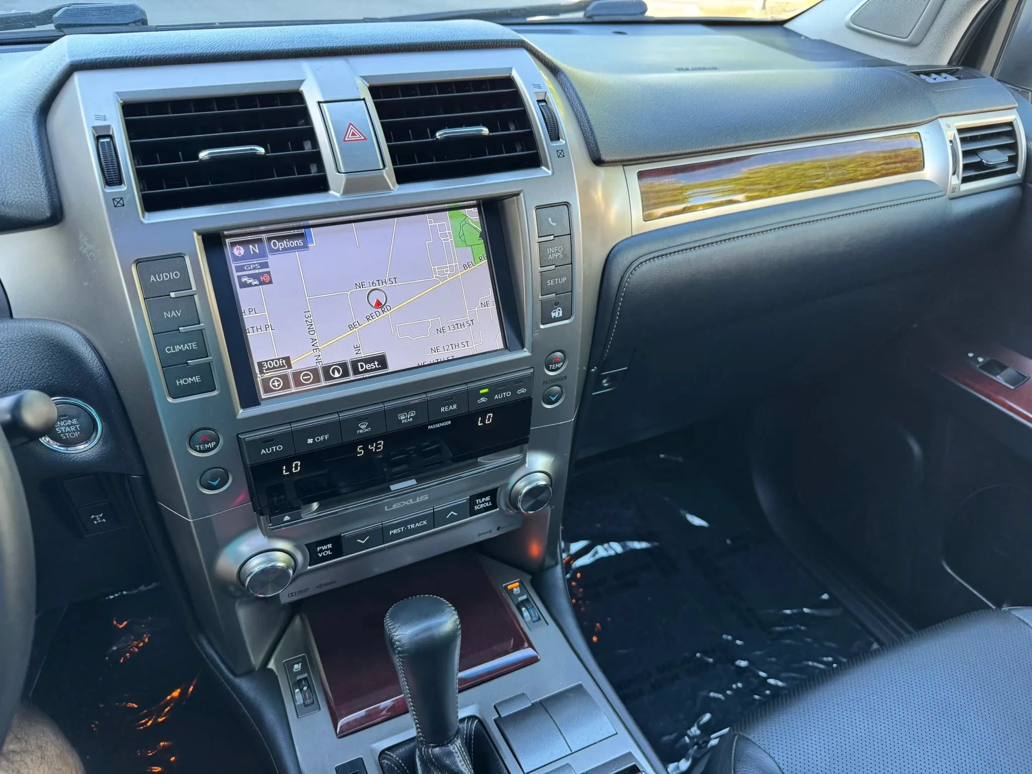 Used 2016 Lexus GX 460 w/ Premium Package AWD/4WD image 33