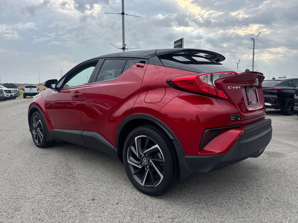 Used 2022 Toyota C-HR Limited FWD image 4