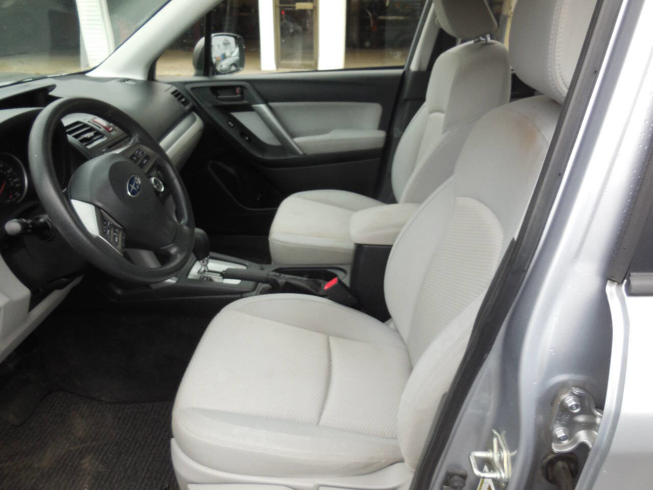 Used 2014 Subaru Forester 2.5i image 10