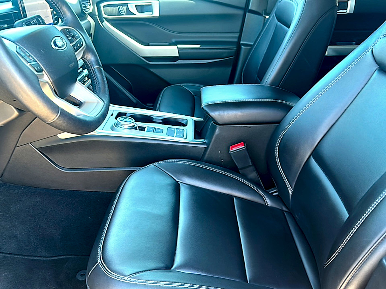 Used 2023 Ford Explorer XLT w/ Equipment Group 202A image 13