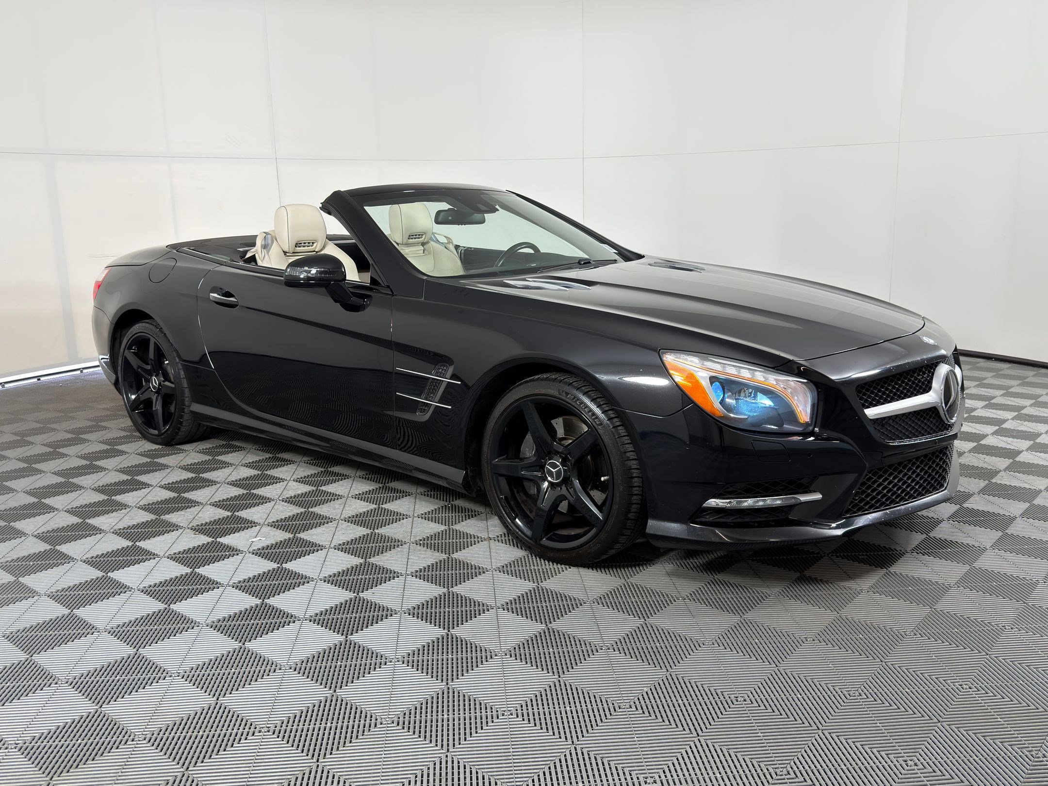 Used 2016 Mercedes-Benz SL 400 image 6