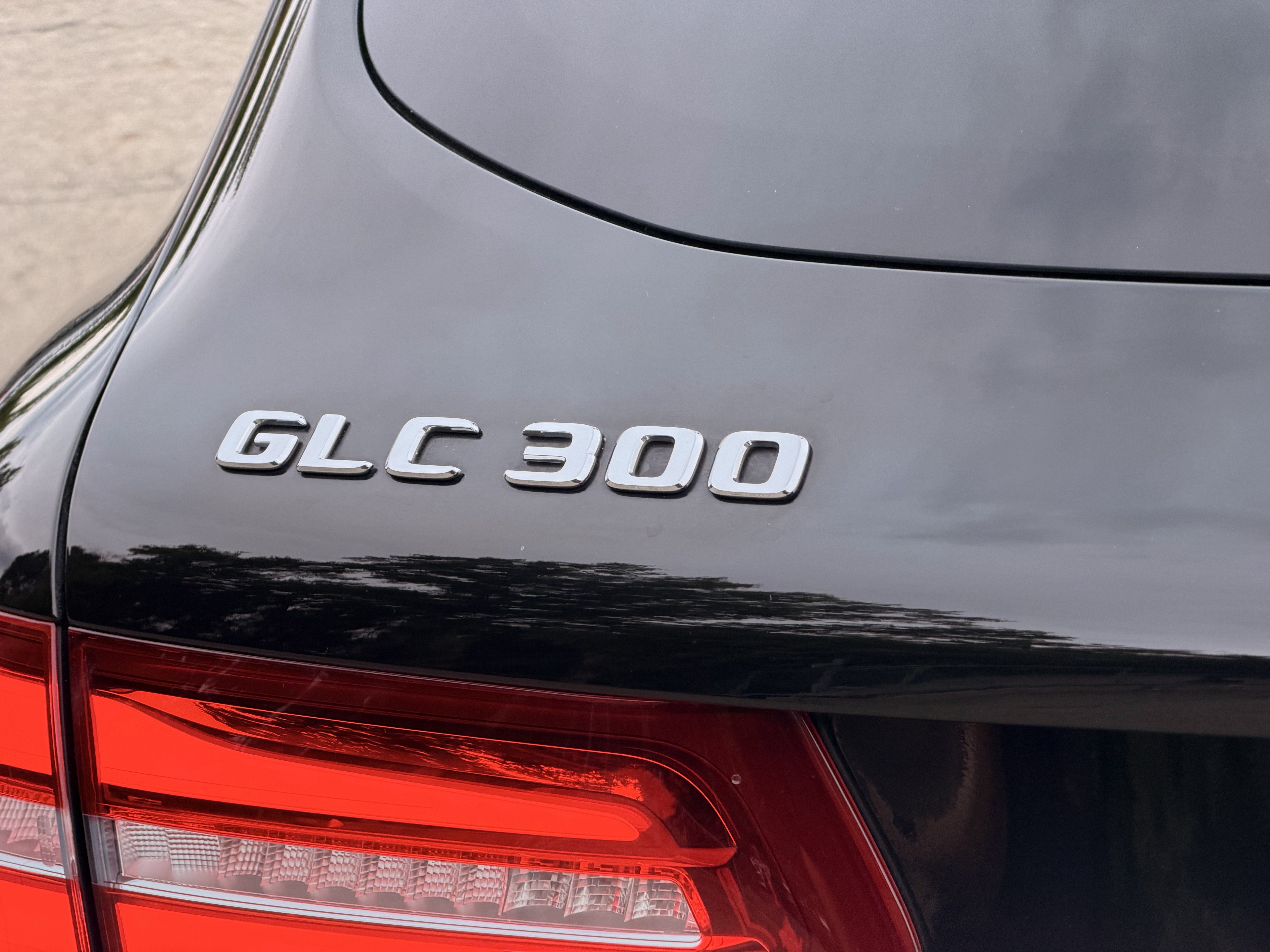 Used 2019 Mercedes-Benz GLC 300 4MATIC image 29