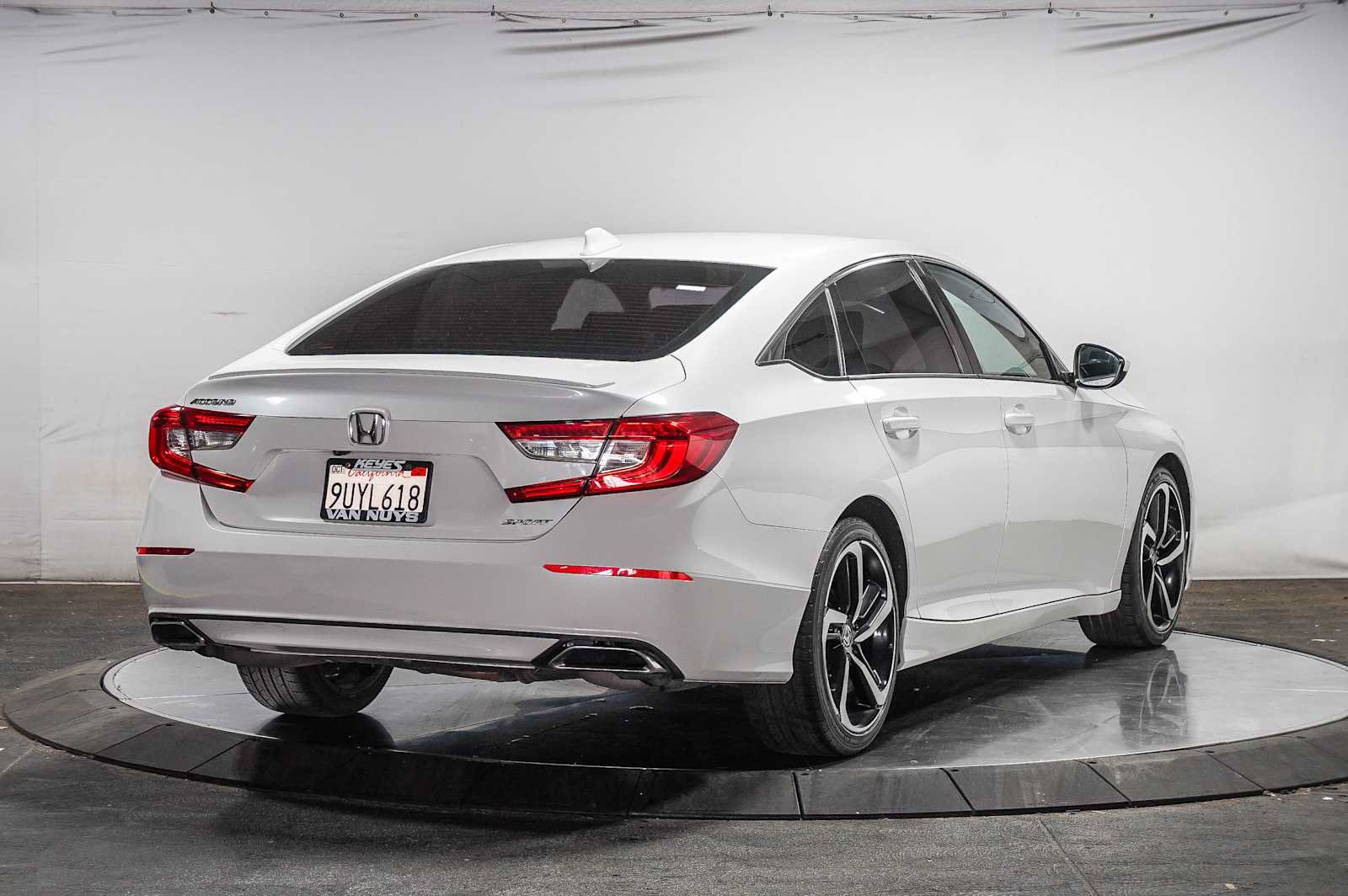 Used 2018 Honda Accord Sport image 4