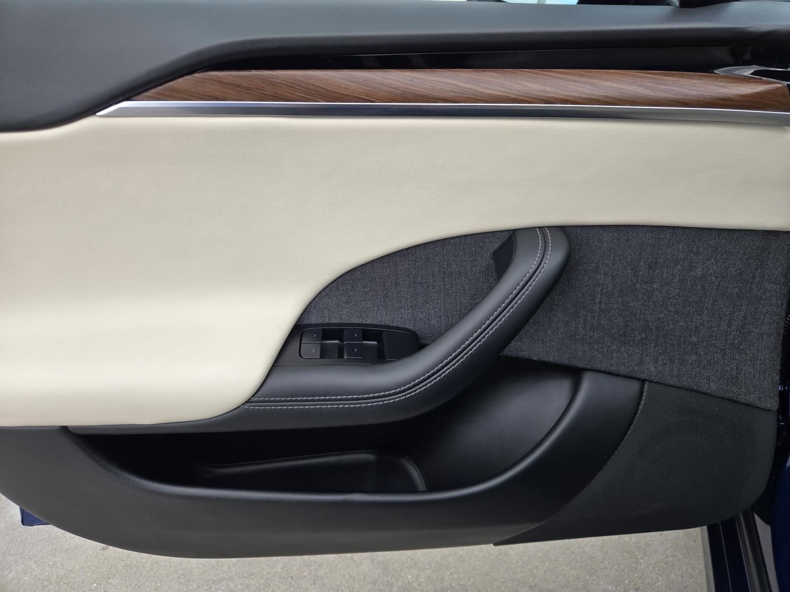 Used 2021 Tesla Model S Plaid image 16