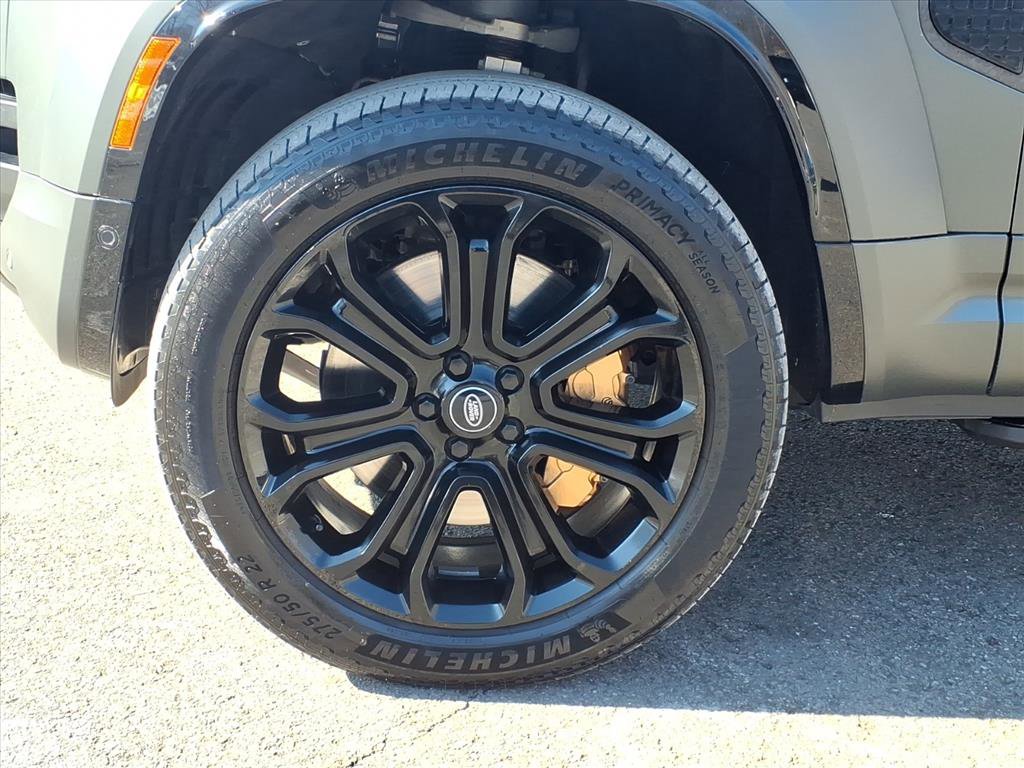 Certified 2025 Land Rover Defender 110 image 9