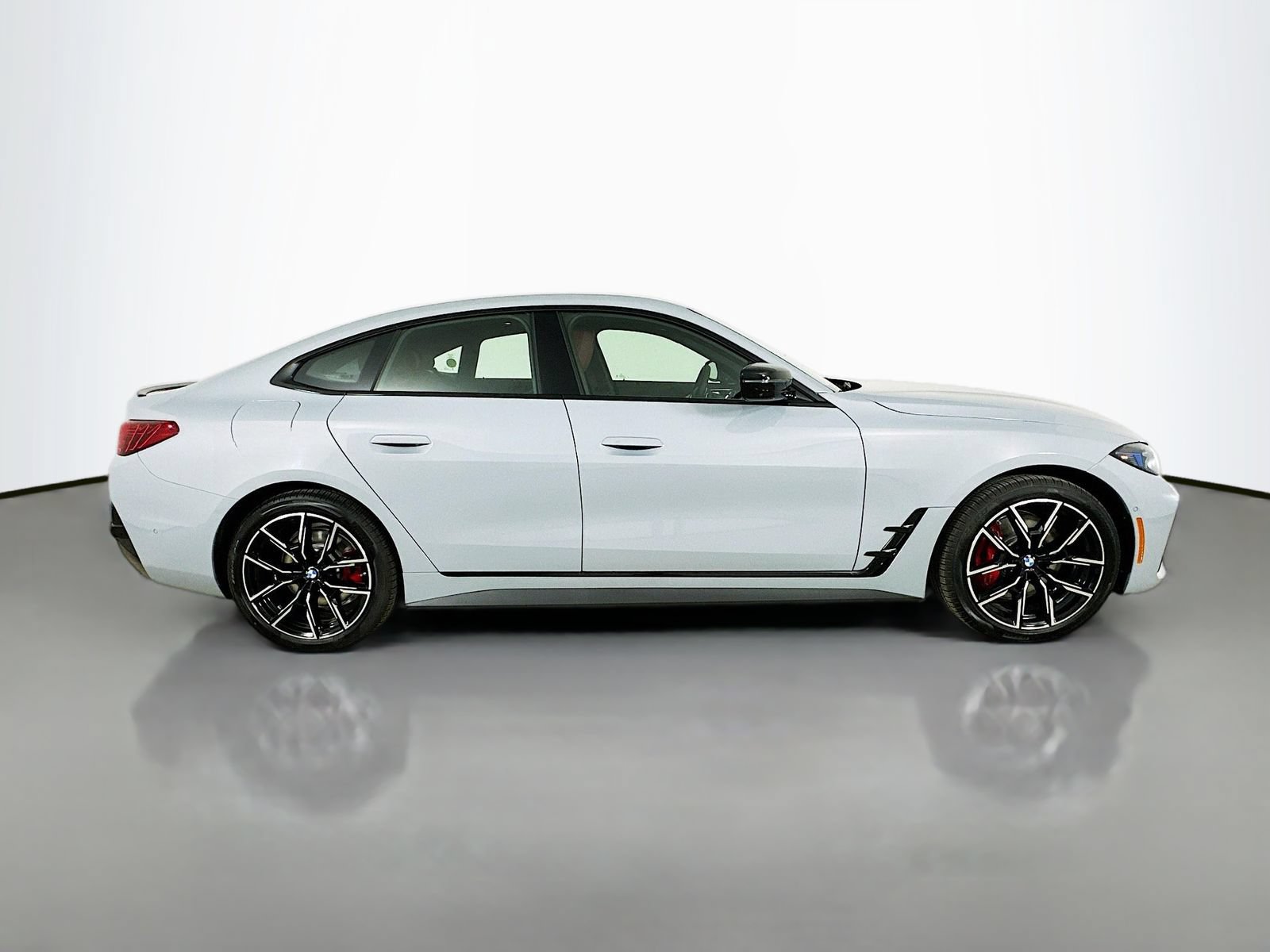 New 2026 BMW 430i xDrive w/ M Sport Package AWD/4WD image 4