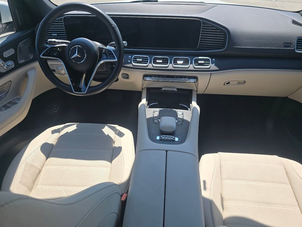 Used 2025 Mercedes-Benz GLS 450 4MATIC image 23