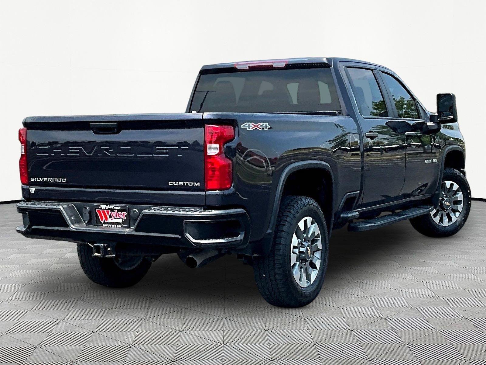 Used 2024 Chevrolet Silverado 2500 Custom AWD/4WD image 6
