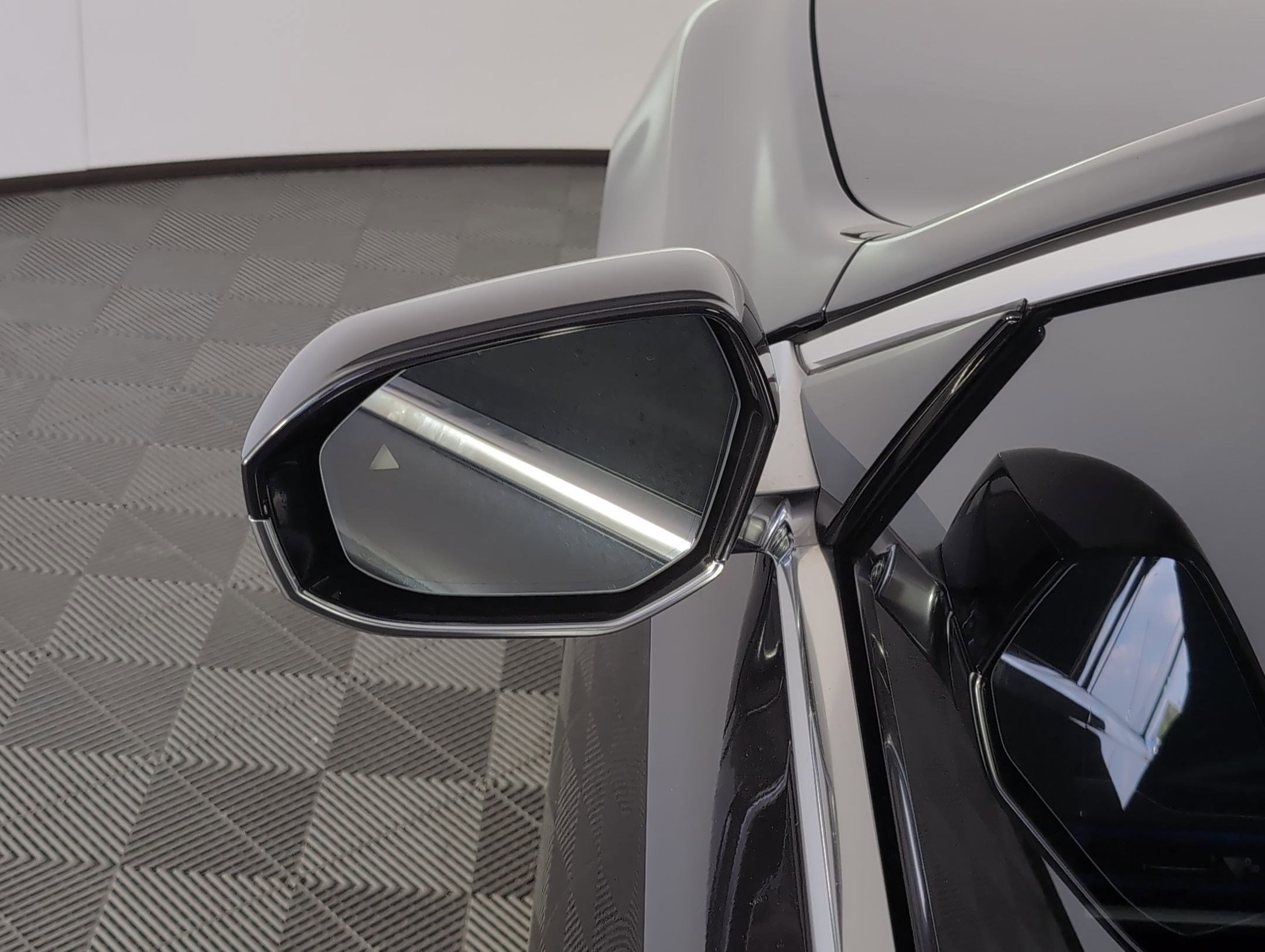 New 2025 BMW i7 eDrive50 w/ Premium Package image 21