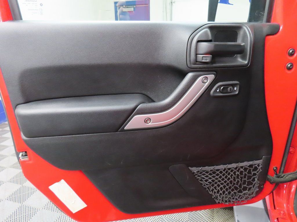 Used 2017 Jeep Wrangler Unlimited Sahara w/ Connectivity Group image 52