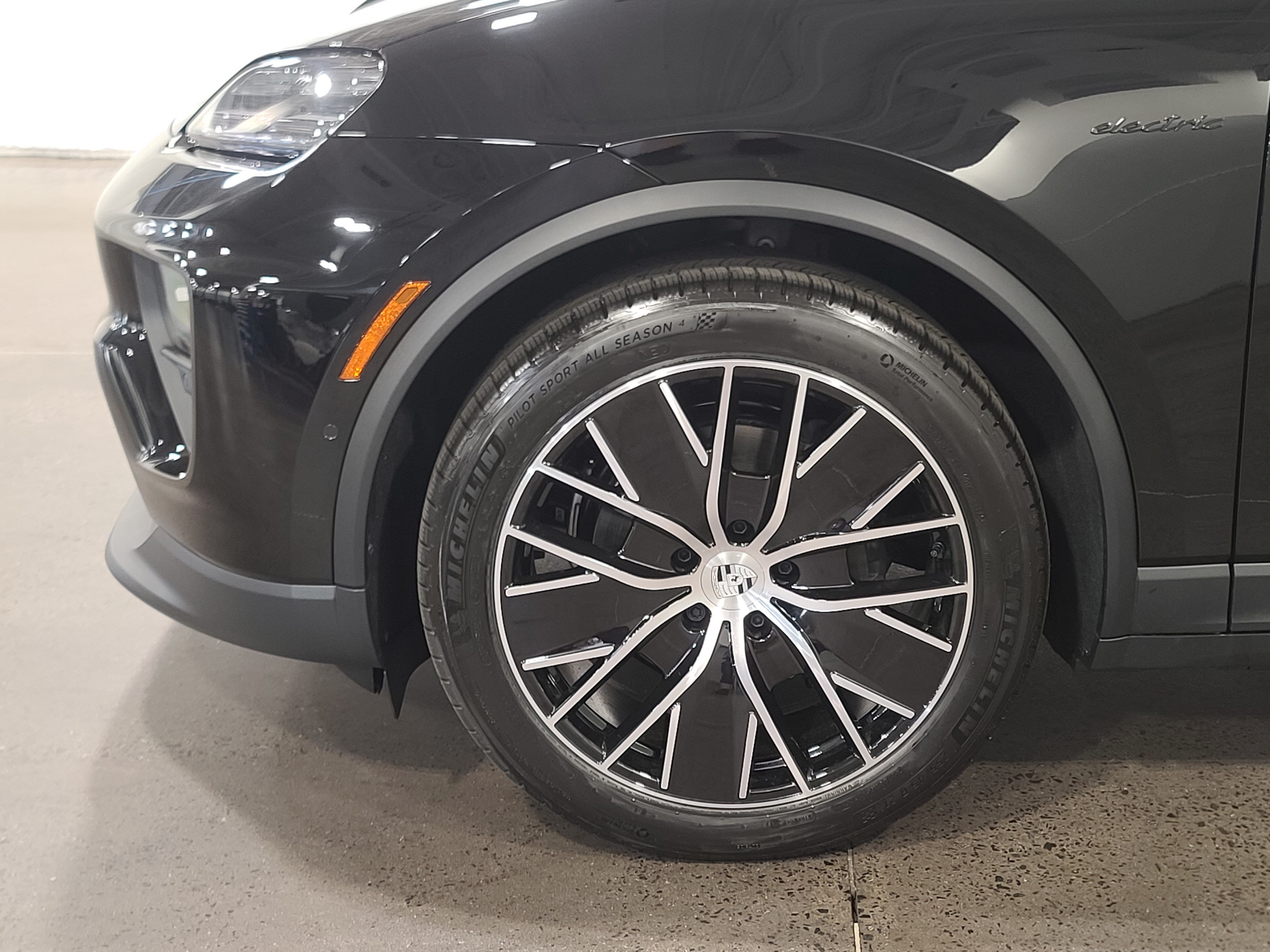 New 2026 Porsche Macan Electric RWD image 35