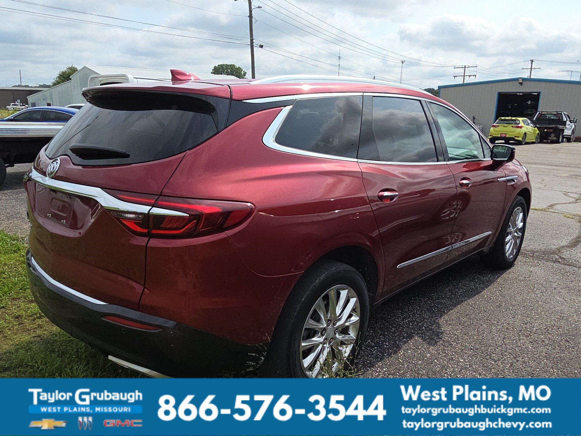 Used 2021 Buick Enclave Premium w/ Sun and Sites Package FWD image 6