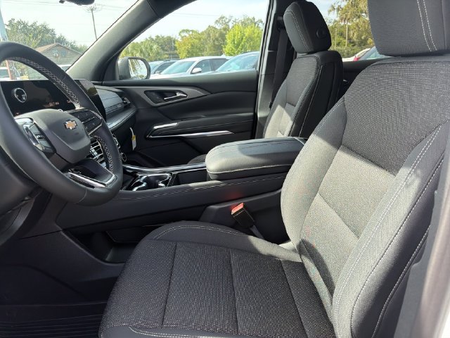 New 2027 Chevrolet Traverse LT w/ Sun and Wheel Package FWD image 18