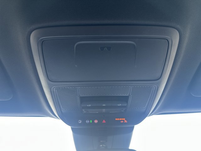 New 2025 Chevrolet Traverse LT w/ Sun and Wheel Package image 21