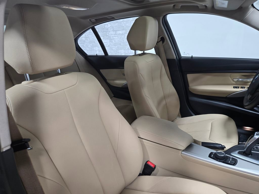 Used 2018 BMW 320i xDrive Sedan w/ Convenience Package image 50