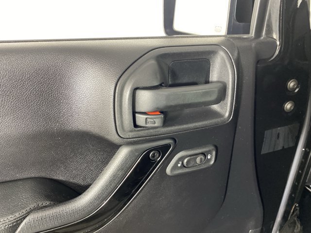 Used 2015 Jeep Wrangler Unlimited Sahara w/ Dual Top Group AWD/4WD image 14