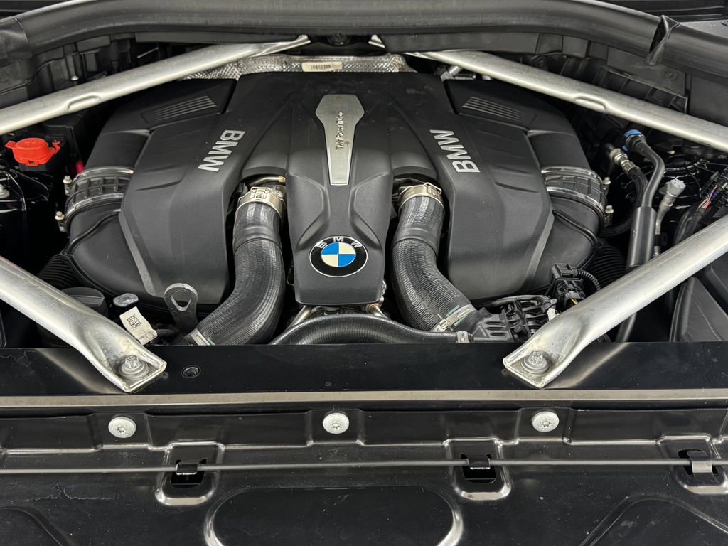 Used 2019 BMW X5 xDrive50i w/ M Sport Package image 32