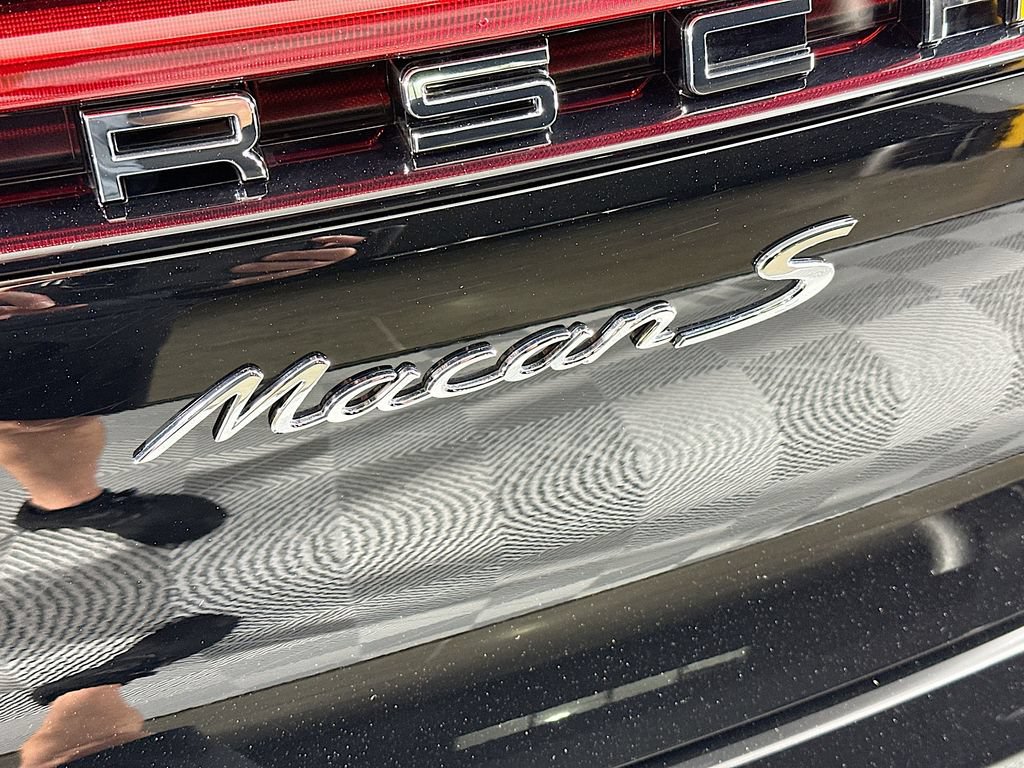 Certified 2025 Porsche Macan S AWD/4WD image 34
