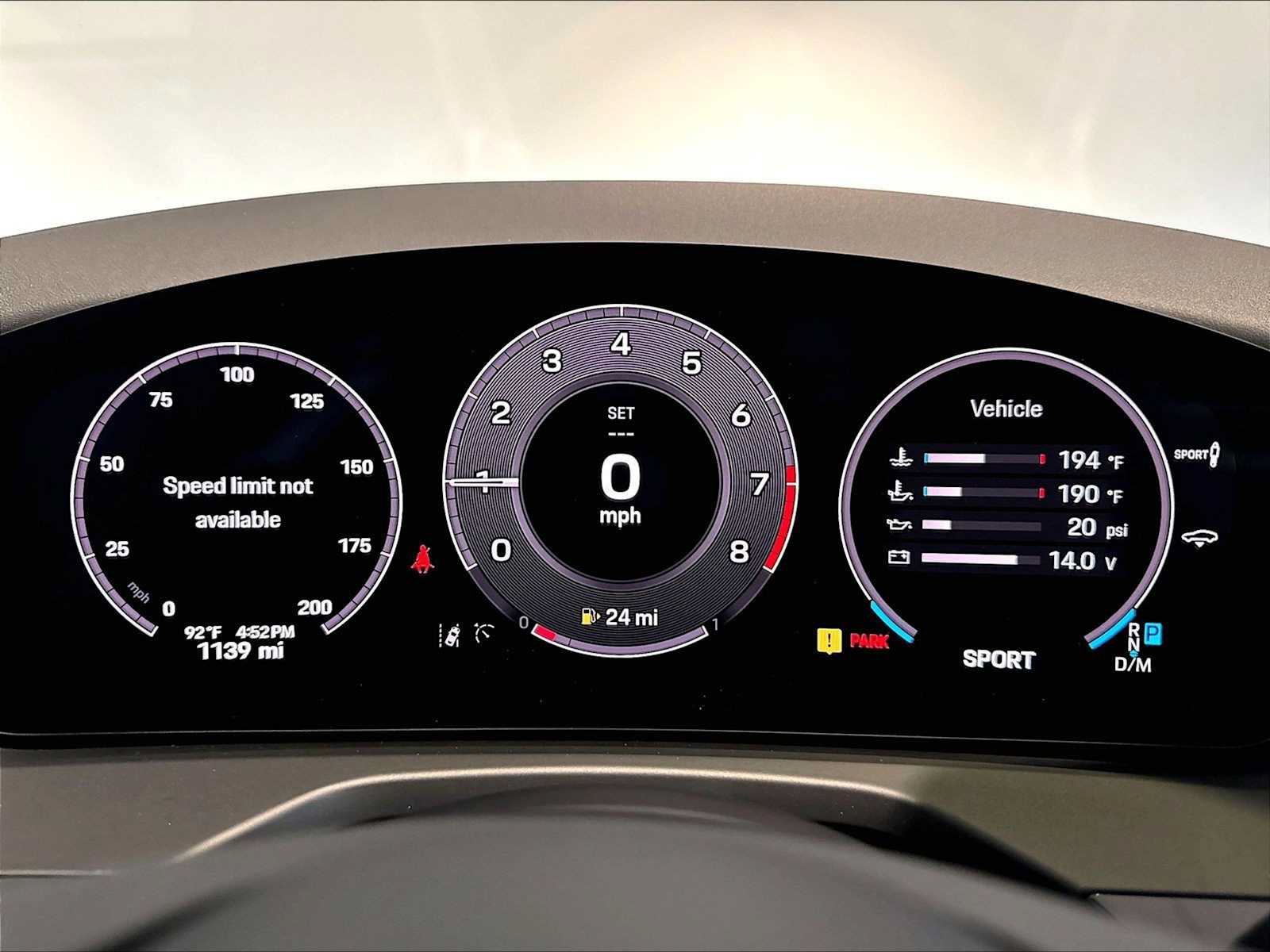 Used 2025 Porsche Panamera RWD image 22