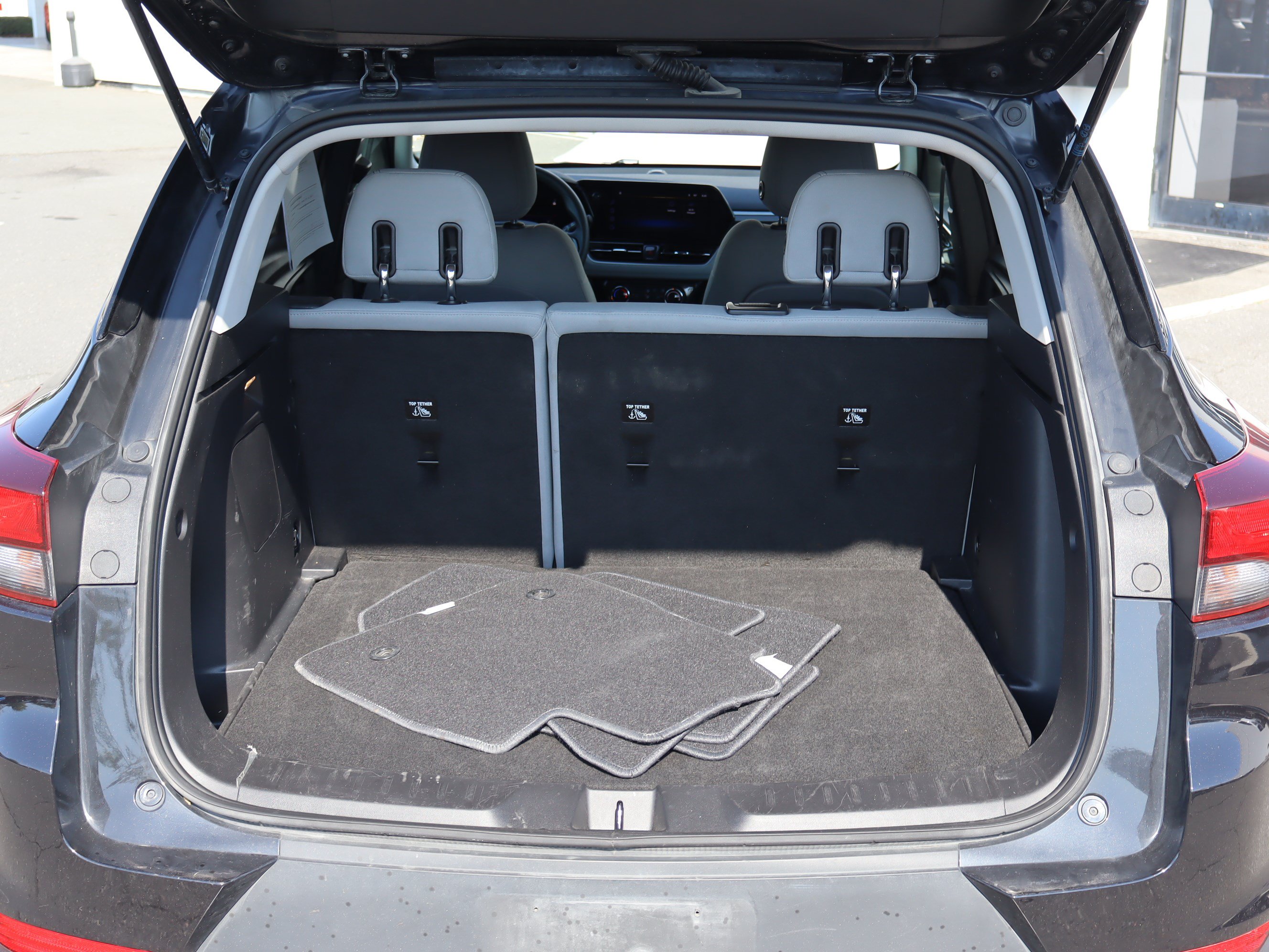 Used 2024 Chevrolet TrailBlazer LT AWD/4WD image 32