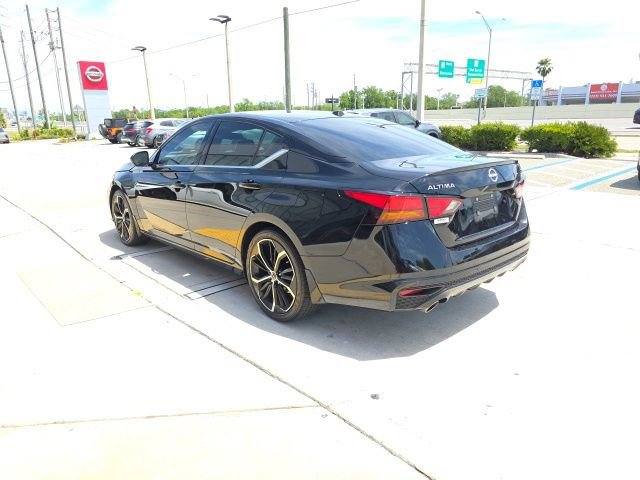 Used 2024 Nissan Altima 2.5 SR w/ SR Premium Package FWD image 6