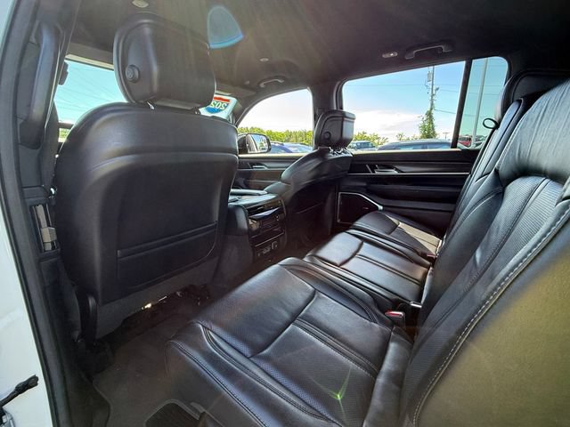 Used 2023 Jeep Wagoneer Series III w/ Preferred Equipment Group AWD/4WD image 30