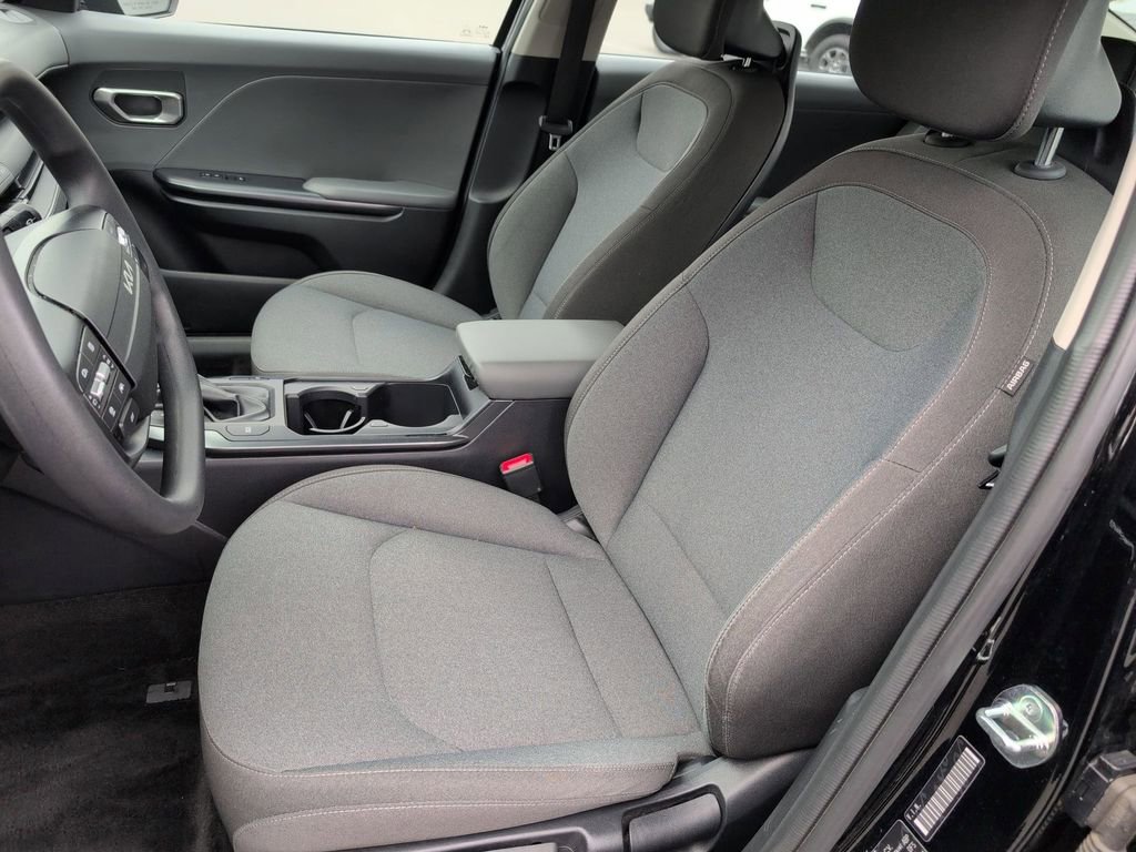 Used 2025 Kia K4 LXS image 25