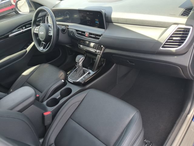 Used 2025 Kia Seltos EX w/ EX Sunroof Package FWD image 13