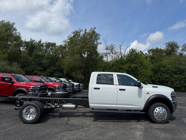 New 2027 RAM 5500 4x4 Crew Cab image 4