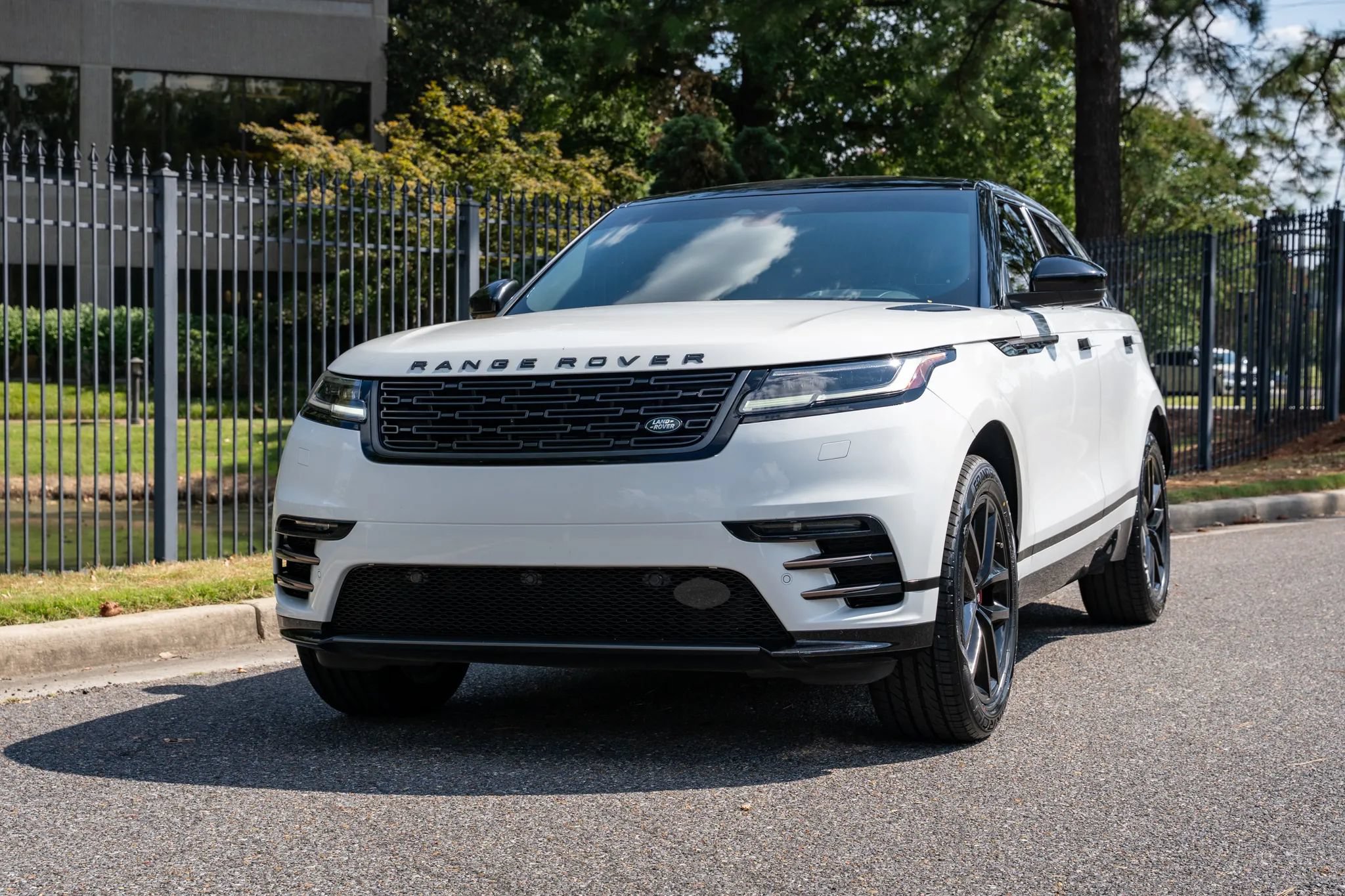 Used 2024 Land Rover Range Rover Velar Dynamic SE AWD/4WD image 2