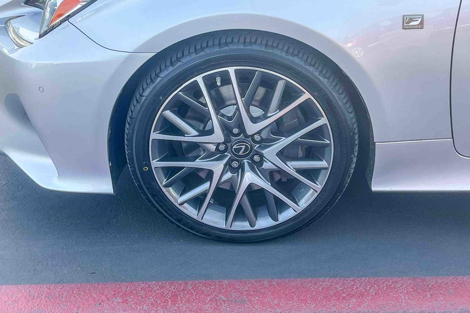 Used 2016 Lexus RC 200t image 9