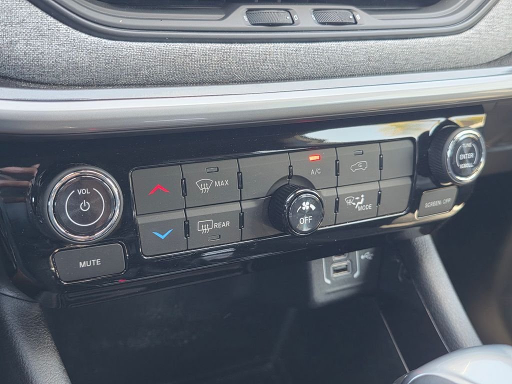 New 2026 Jeep Compass Latitude AWD/4WD image 17