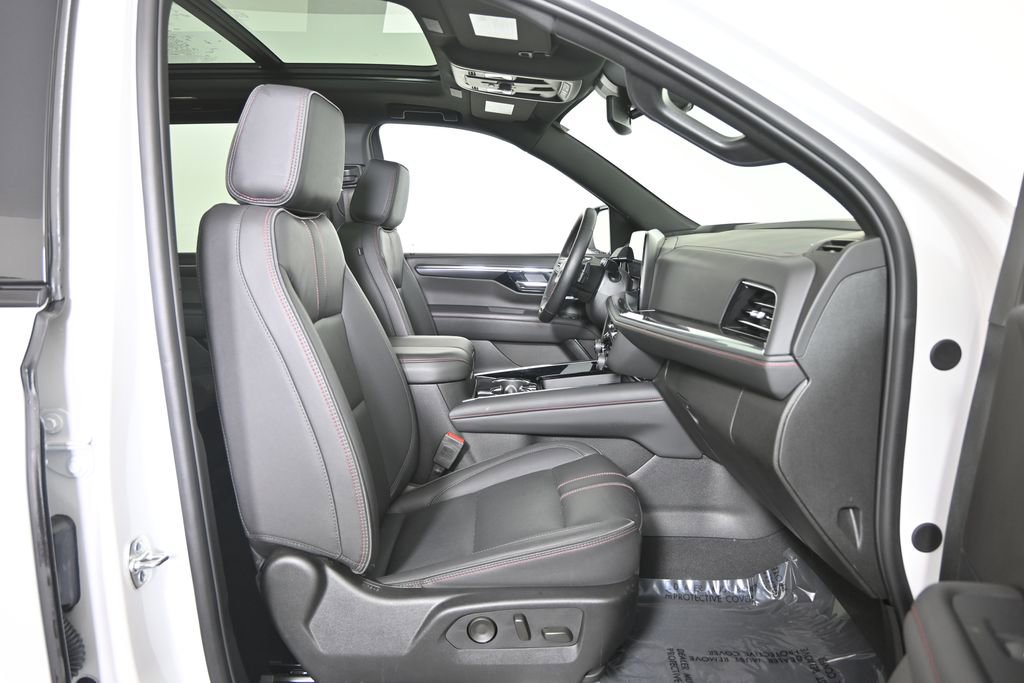 Used 2025 Chevrolet Tahoe RST w/ Comfort Package image 13